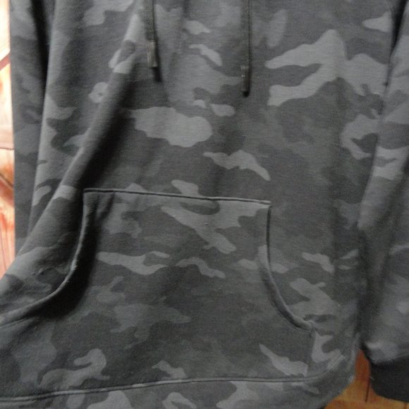 Athletic Camo Style Hoodie 2XL~EUC~light weight Black Camo design. - Picture 2 of 5